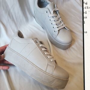 🆕Pre Fall Edit Collection// Grey lace up Sneakers